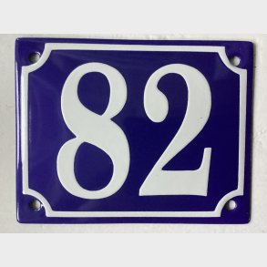 Emalje husnummer nr. 82 - bl�/hvid